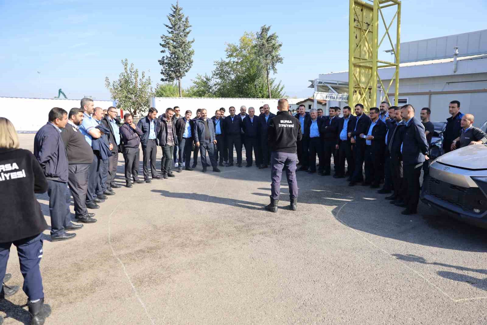 Bursa’da otobüs şoförlerine yangın söndürme eğitimi