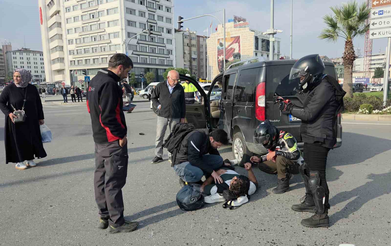 Hatalı dönüş kazaya yol açtı: 2 yaralı