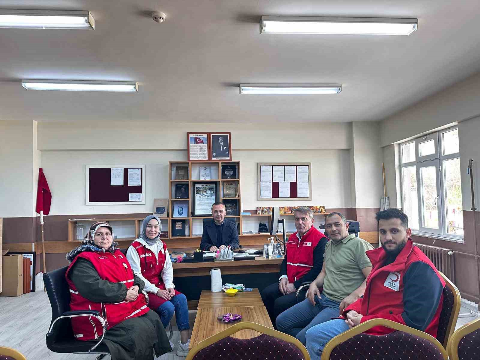 Kızılay Haftası’nda özel öğrencilere moral