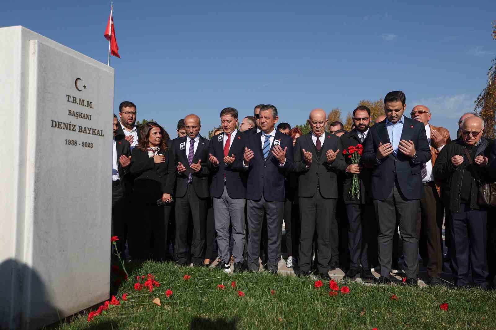 CHP Genel Başkanı Özel’den Selahattin Demirtaş açıklaması: "Baharın gelmesi için önce bir çiçeğin açması lazım, o çiçek açacaksa Edirne’de açsın"