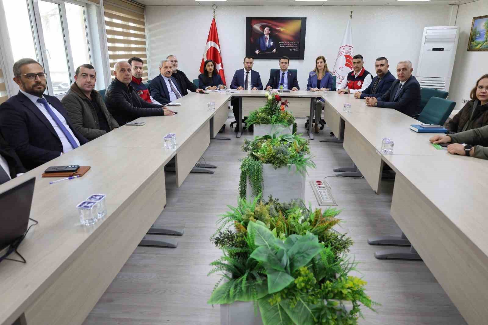 Kuraklık riski altındaki Eber ve Akşehir Gölleri için bir araya gelindi