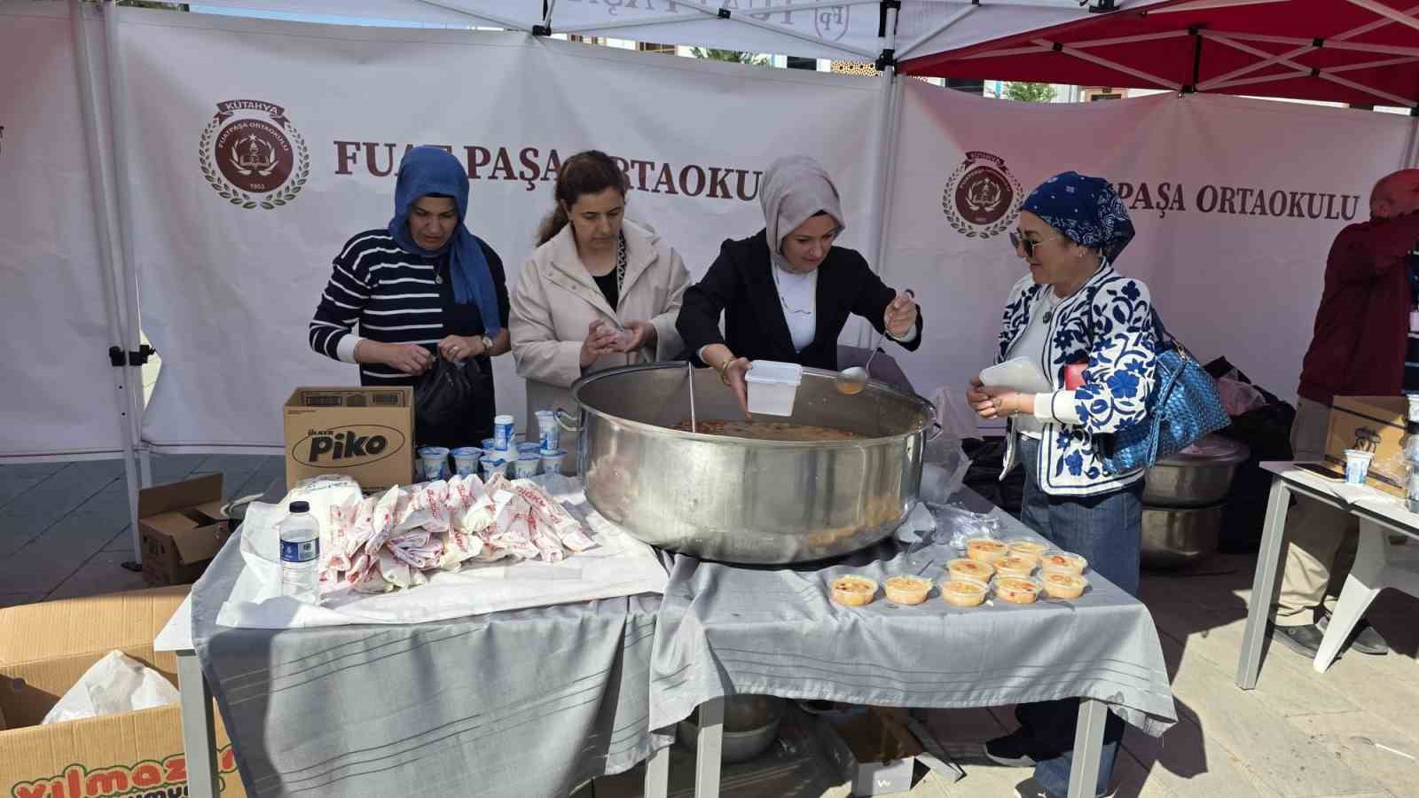 Gazze için hayır çarşısı oluşturdular