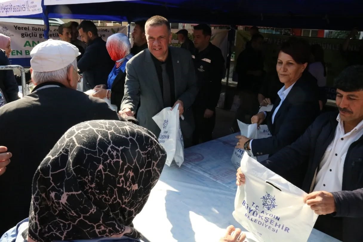 Başkan Ercan: "Kışlık sebze fidelerini vatandaşlarımızla buluşturduk"