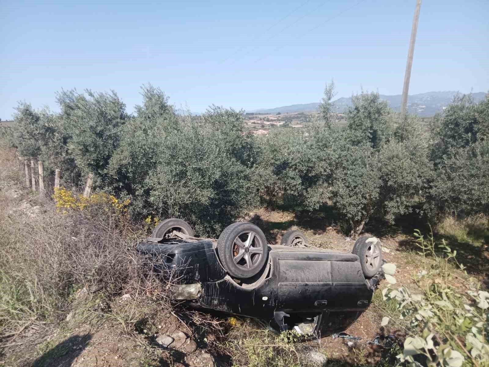 Şarampole yuvarlanan otomobildeki anne ve 5 yaşındaki çocuğu yaralandı