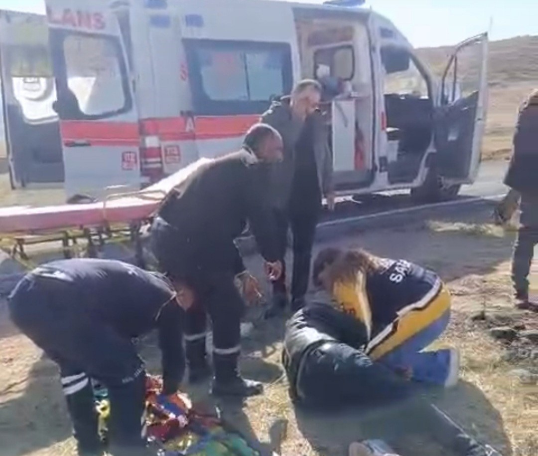 Başkale&rsquo;de trafik kazası: 4 yaralı
