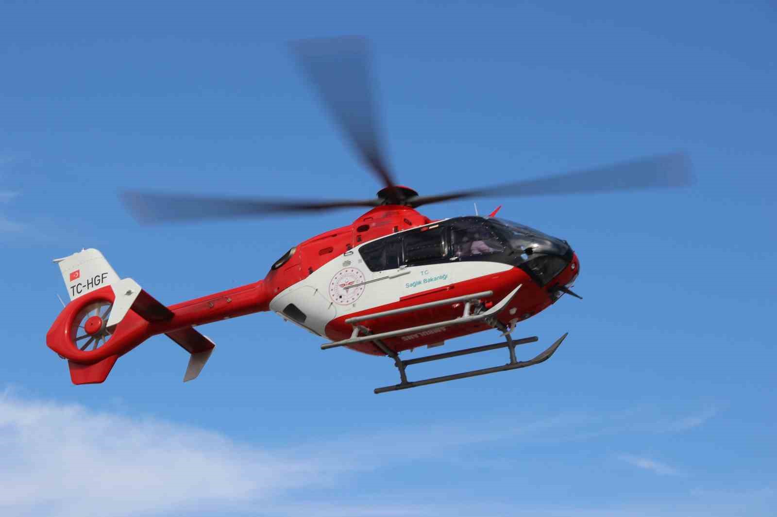 Helikopter ambulans, motosiklet kazasında ağır yaralanan çocuk için havalandı