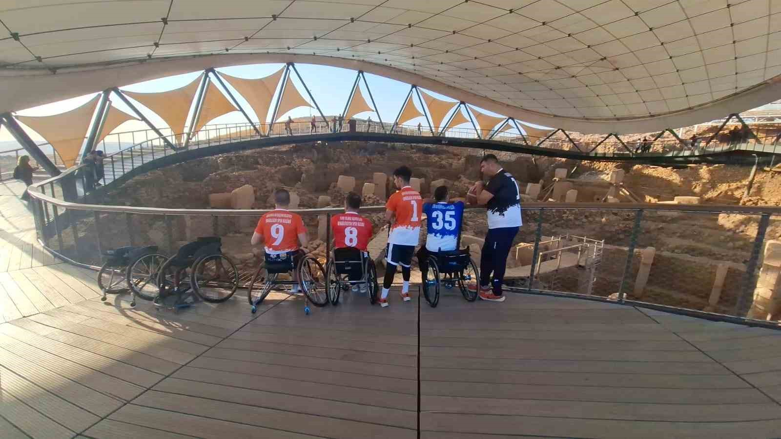 G&ouml;beklitepe Tekerlekli Sandalye Basketbol Turnuvası &ouml;ncesi takım kaptanlar, G&ouml;beklitepe&rsquo;de buluştu
