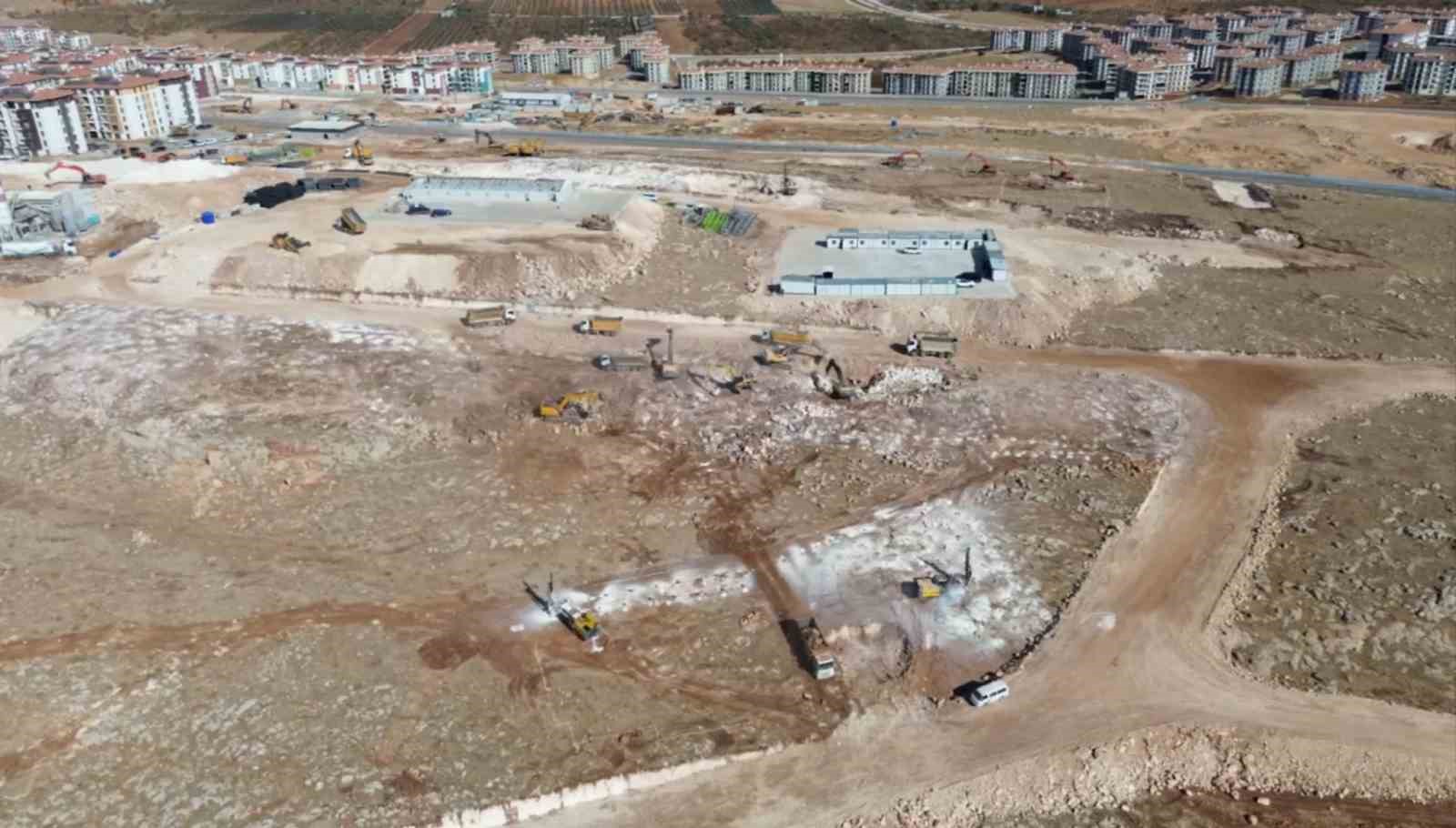 Şahinbey Belediyesi&rsquo;nin 10 bin sosyal konut projesinde ilk etabı hızla y&uuml;kseliyor
