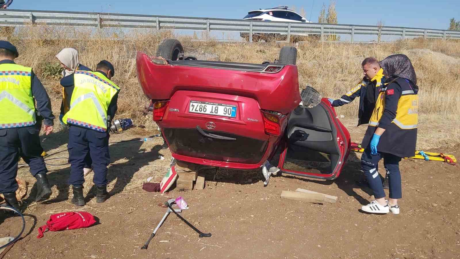 Konya’da otomobil şarampole yuvarlandı: 1 ölü, 2 yaralı