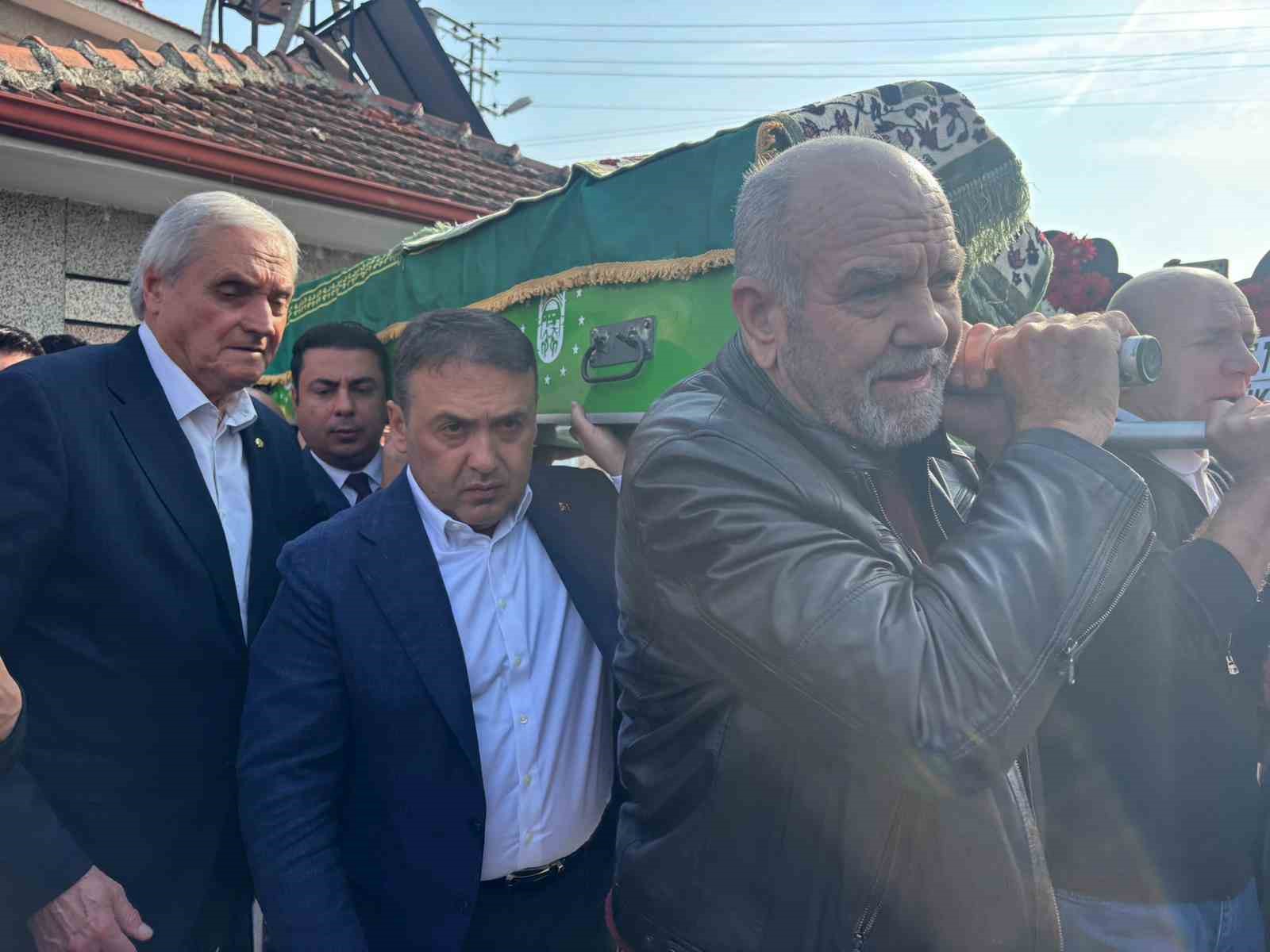 &rsquo;Yaşayan İnsan Hazineleri&rsquo; &ouml;d&uuml;ll&uuml; Salim Yaşar son yolculuğuna uğurlandı
