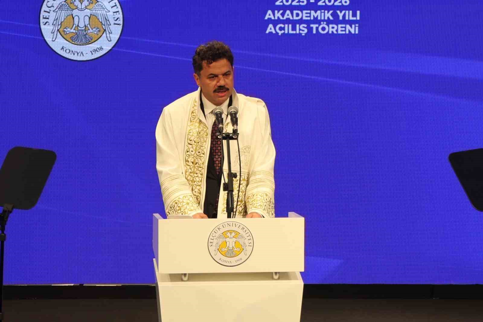 Sel&ccedil;uk &Uuml;niversitesinde Akademik Yıl, Bakan Yerlikaya&rsquo;nın katılımıyla a&ccedil;ıldı
