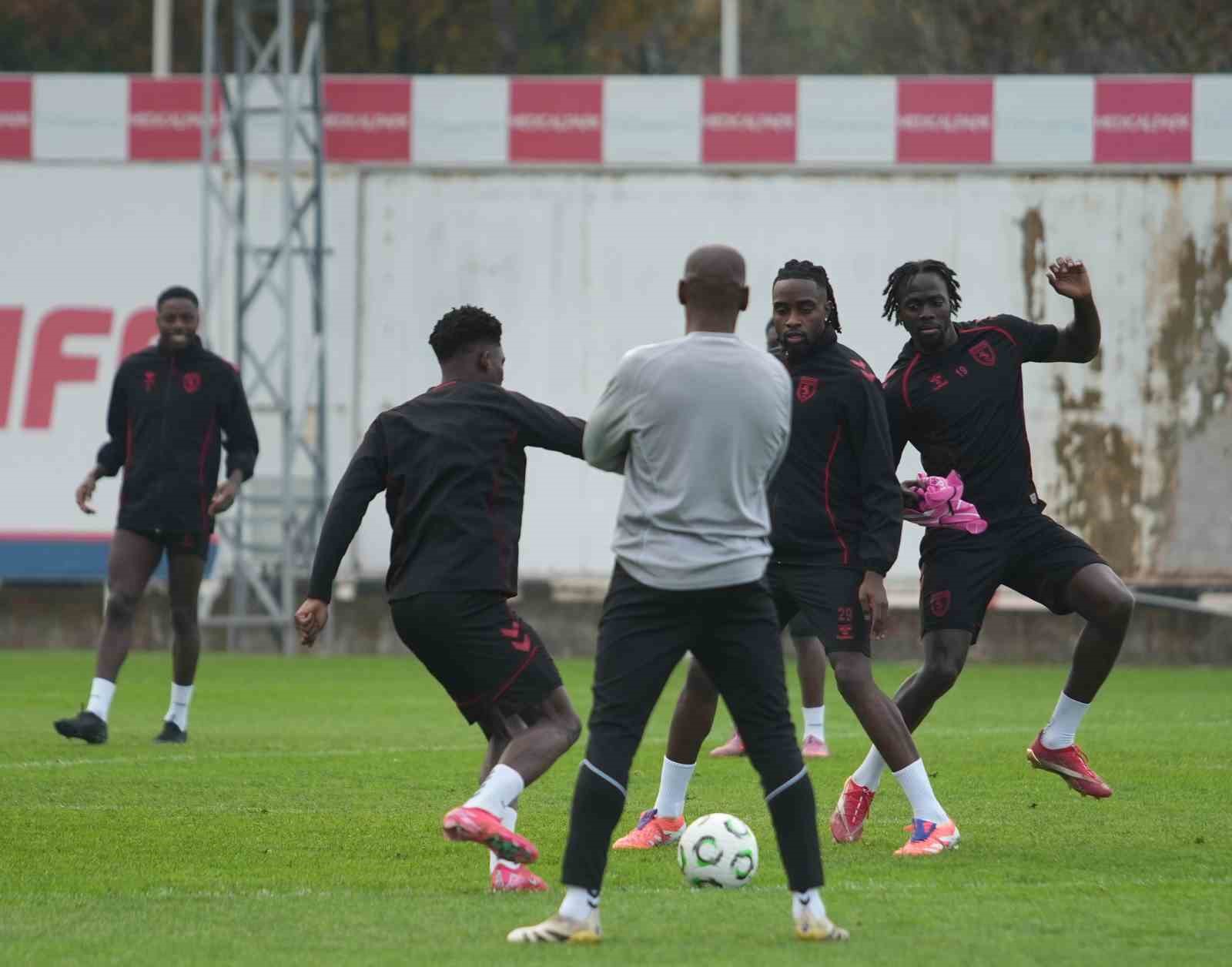 Samsunspor, Hamrun Spartans ma&ccedil;ı hazırlıklarını tamamladı
