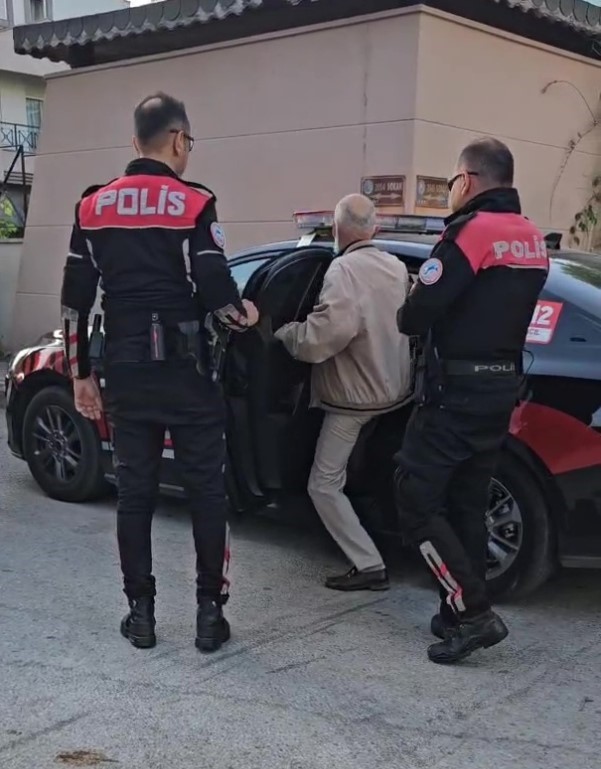 K&ouml;peği silahla vuran emekli polis i&ccedil;in 4 yıla kadar hapis talebi
