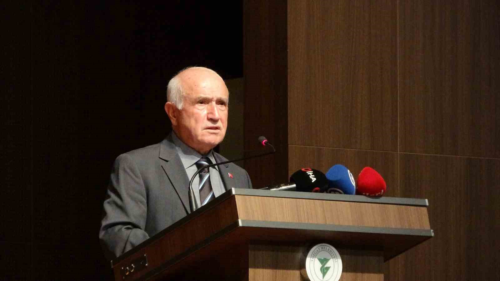 Yozgatlı Dr. Ali Şakir Ergin’e doğumunun 88’nci yılında adına yazılan kitap hediye edildi