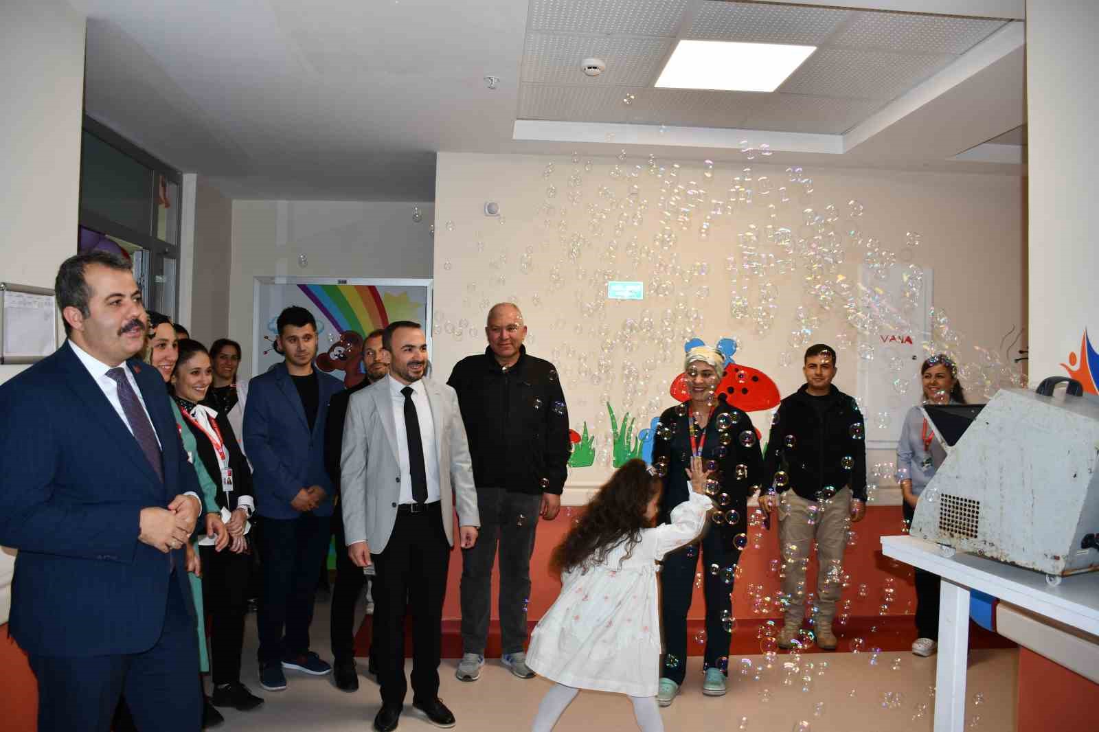 Vezirköprü Devlet Hastanesi’nde çocuklara moral etkinliği