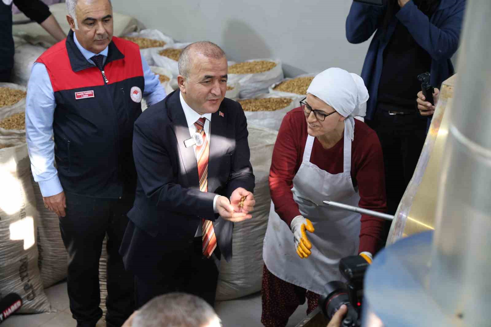 Ağın&rsquo;da y&ouml;resel leblebi yapımı etkinliği
