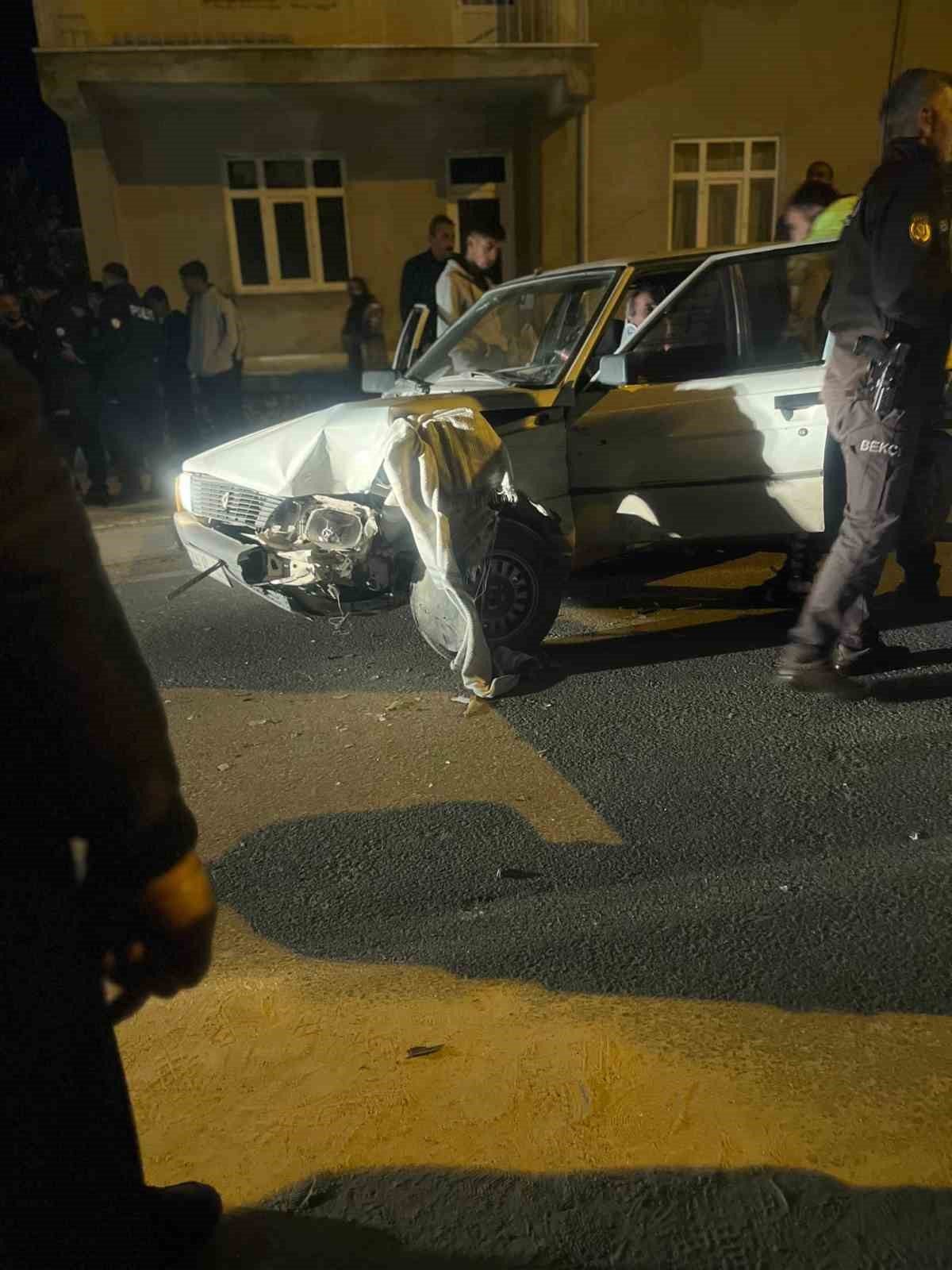 Elazığ&rsquo;da otomobil ile patpat motoru &ccedil;arpıştı: 3 yaralı
