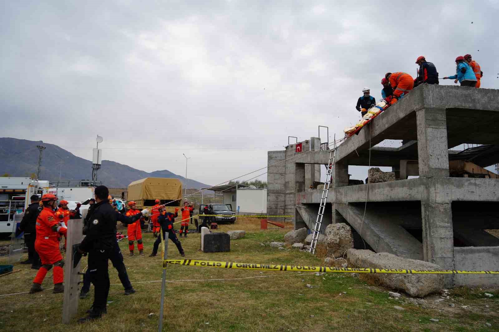 Erzincan&rsquo;da Deprem Tatbikatı ger&ccedil;ekleştirildi
