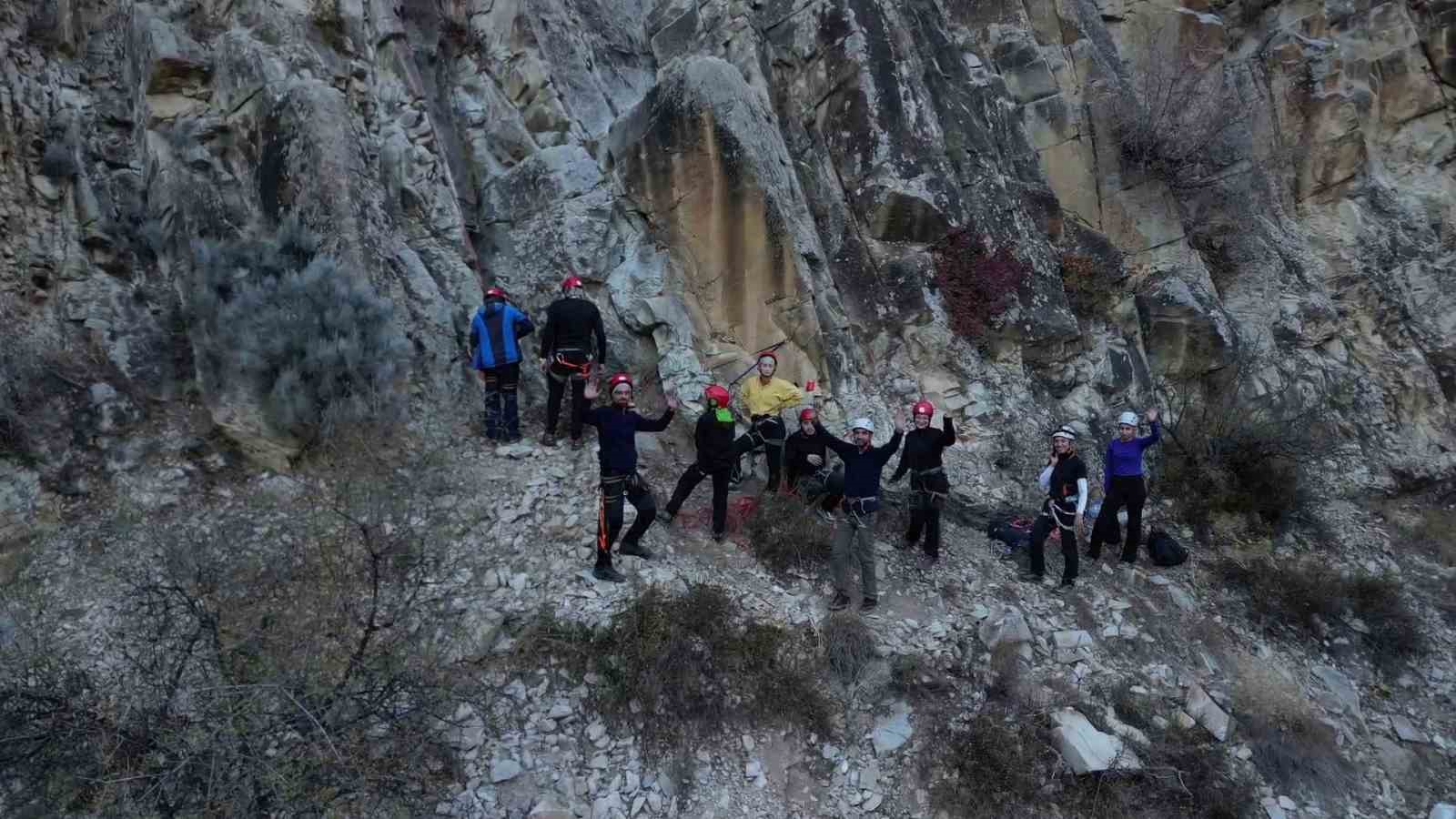 Gen&ccedil;lerden zorlu tırmanış eğitimi
