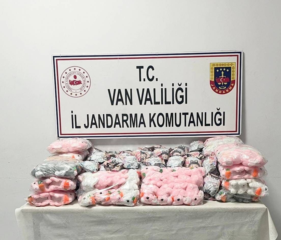 Van’da gümrük kaçağı sigara ve malzeme ele geçirildi