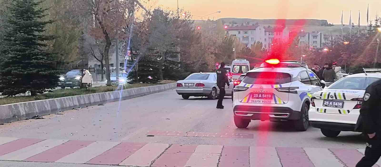 Erzurum’da iki otomobil çarpıştı: 3 yaralı