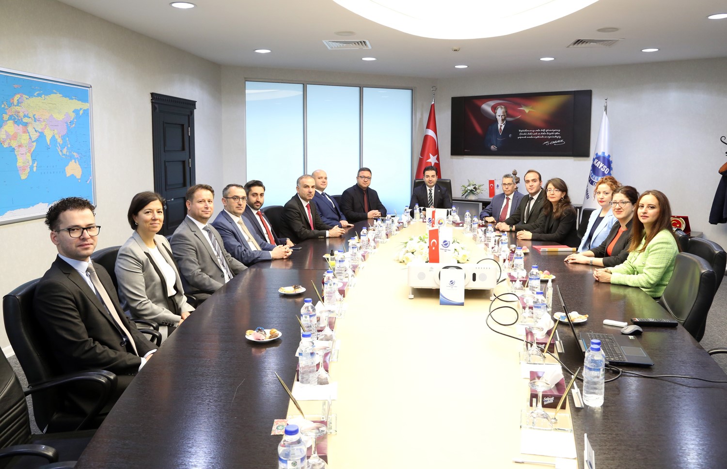 Görevden dönen ticaret müşavirleri sanayicilerle tecrübelerini paylaştı