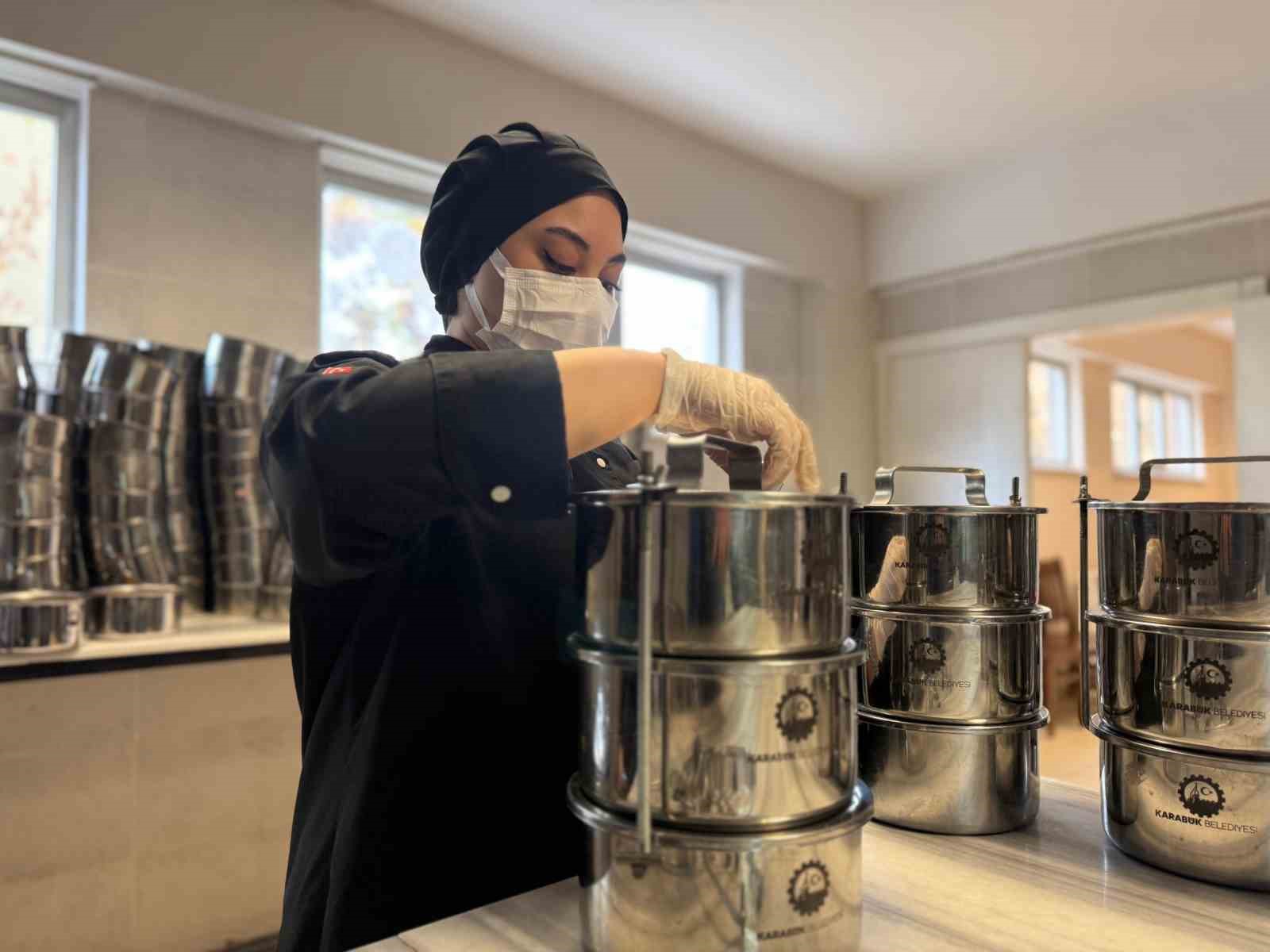 Karabük Belediyesi sosyal belediyeciliğini sürdürüyor