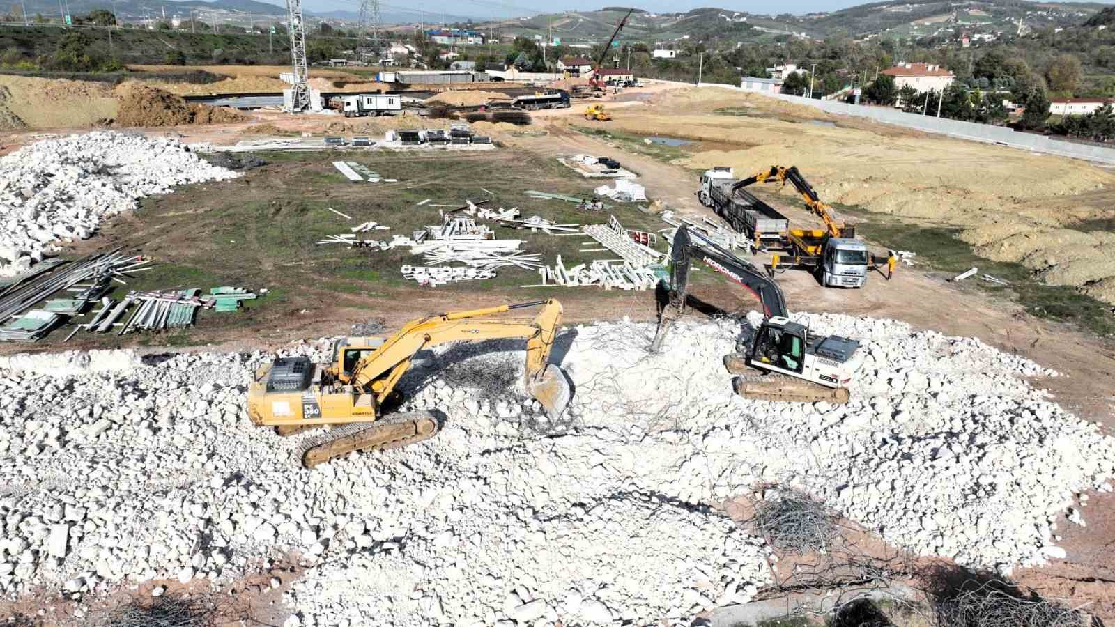 Kocaelispor’a 75 dönümlük yeni tesis: İlk kazma vuruldu
