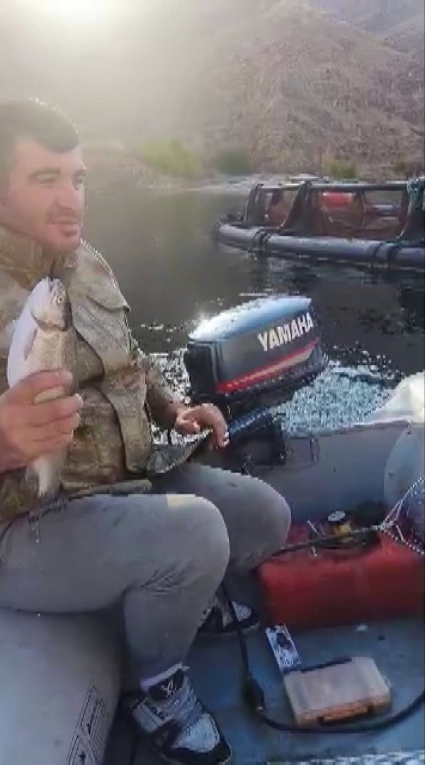 Malatya&rsquo;da amat&ouml;r balık&ccedil;ı ile kedi arasındaki diyalog g&uuml;l&uuml;msetti
