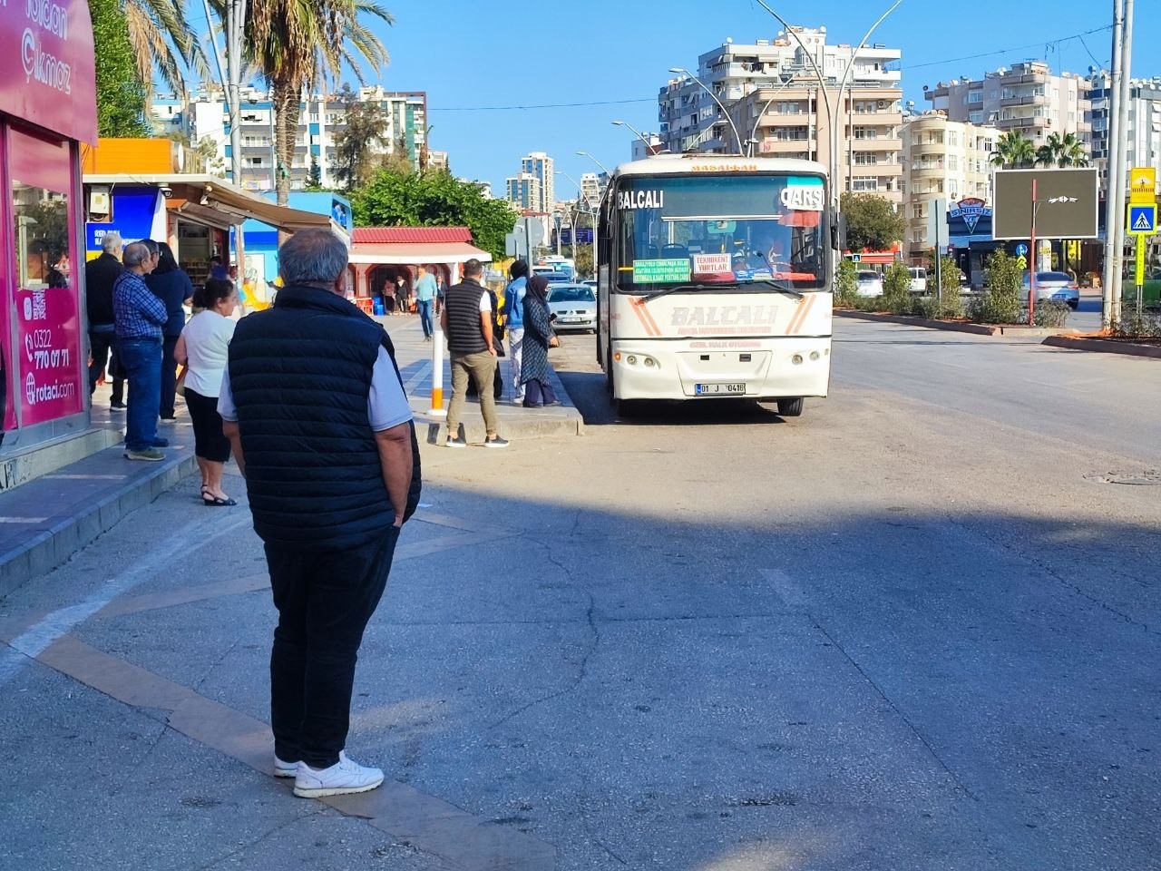 Adana’da toplu taşıma zammı tepki çekiyor