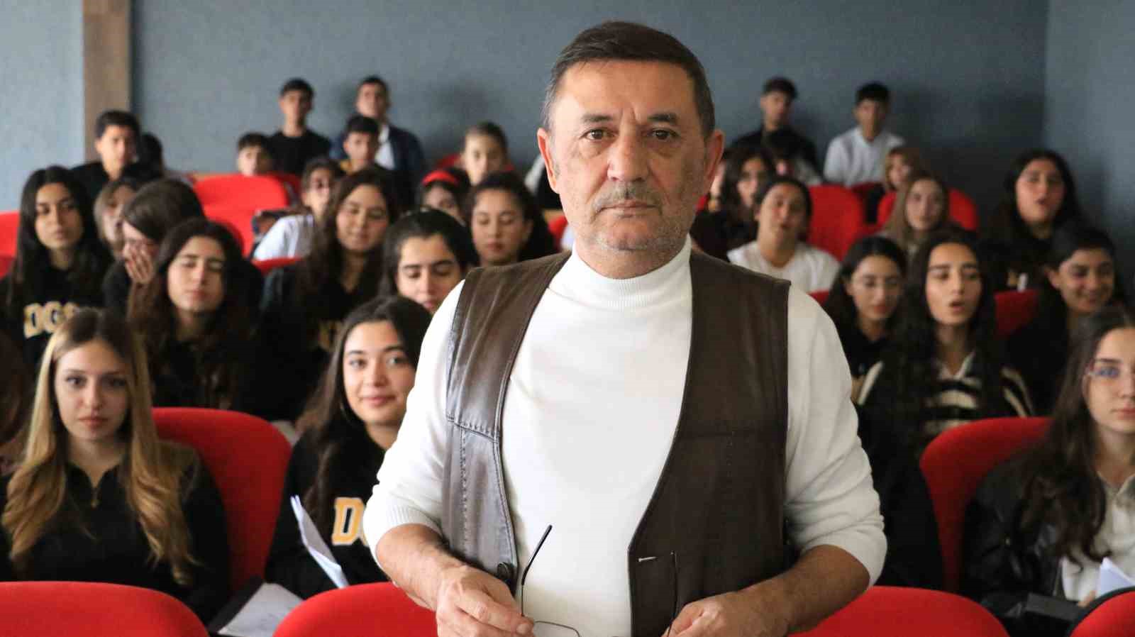 &Ouml;zel g&uuml;nler, G&uuml;zel Sanatlar Lisesi &ouml;ğrencileriyle anlam buluyor
