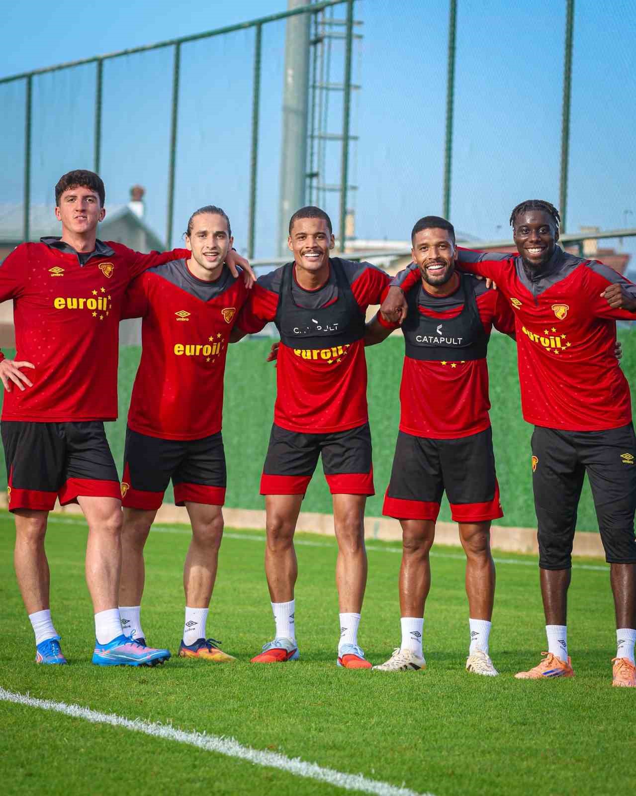 Göztepe, savunmada ve hücumda çok farklı