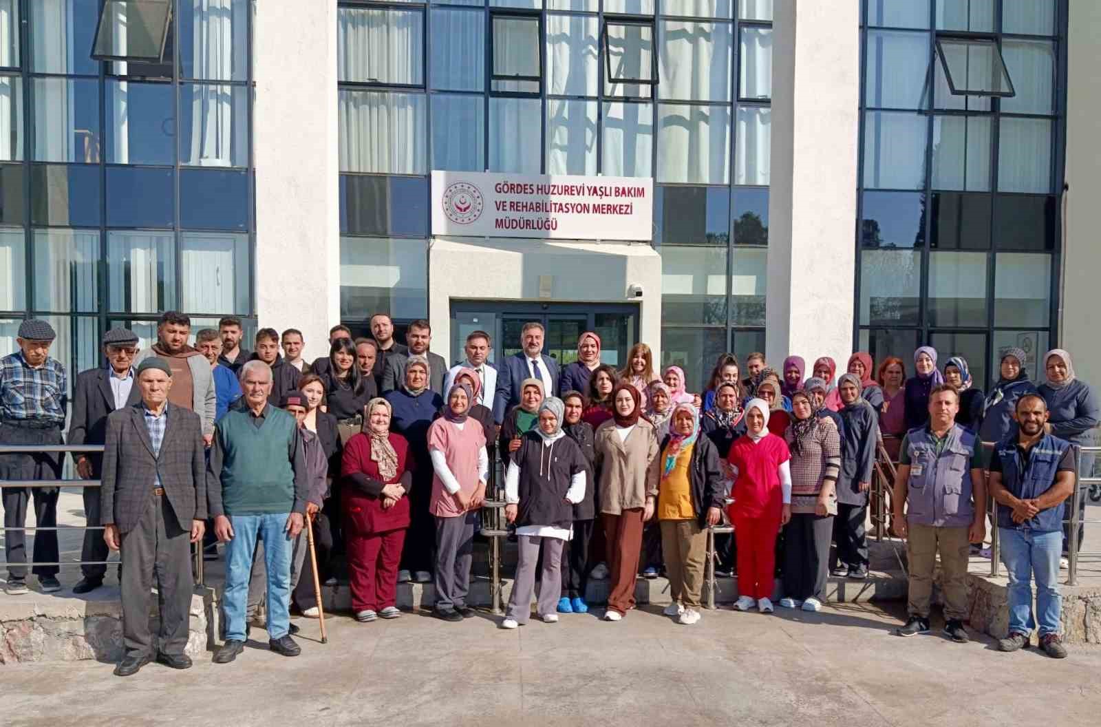 Gördes Huzurevi’nde ’Engelsiz işgücü’ buluşması