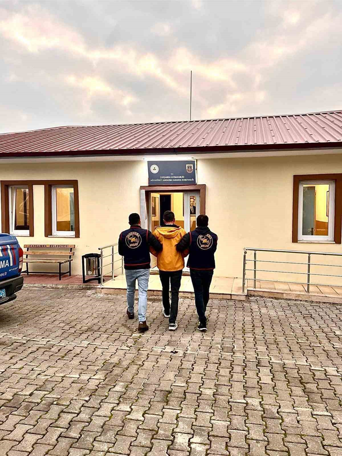 15 yıl hapis cezasıyla aranan şahıs jandarmaya yakalandı