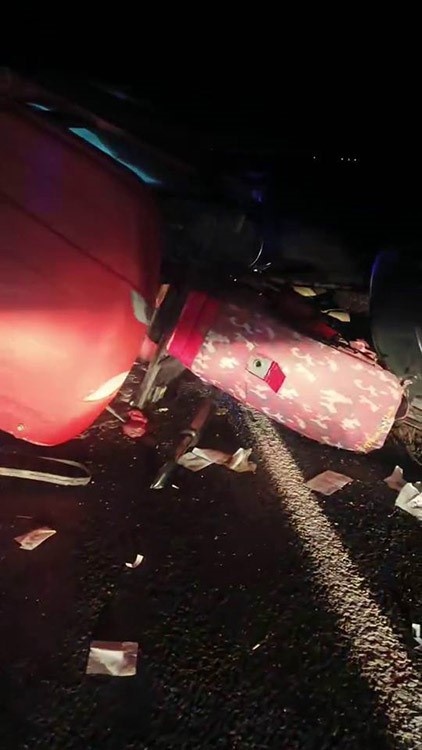 Diyarbakır’da traktör ile hafif ticari araç çarpıştı: 2 yaralı