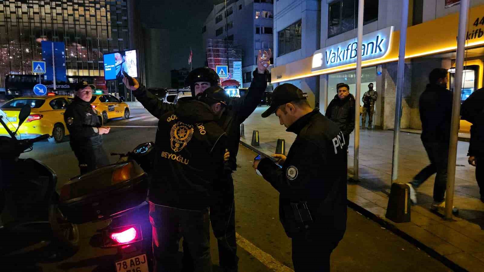 Taksim’de "huzur" uygulaması