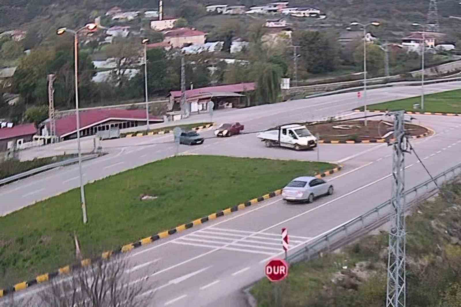 Bartın’da kaza anı güvenlik kamerasında