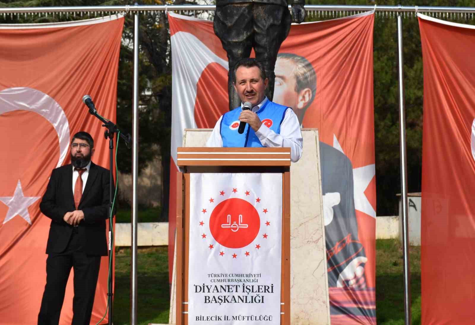 Bilecik&rsquo;ten 305 umreci dualarla kutsal topraklara uğurlandı
