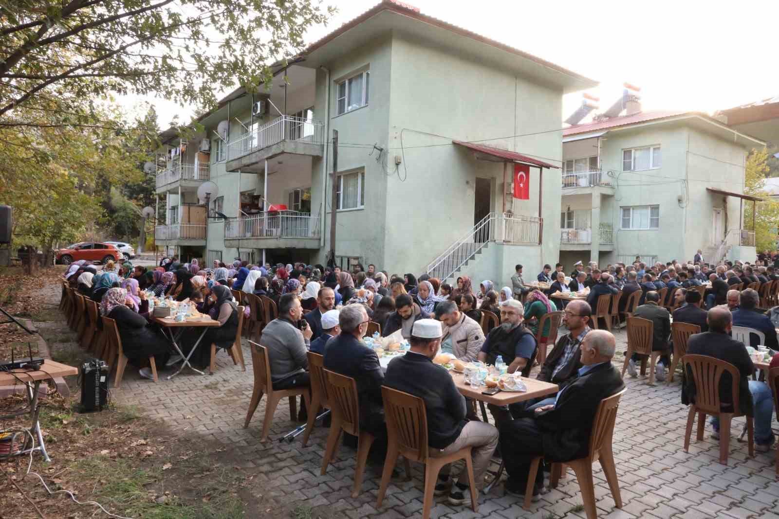 Şehit Deniz Teğmen Öz için mevlit okutuldu