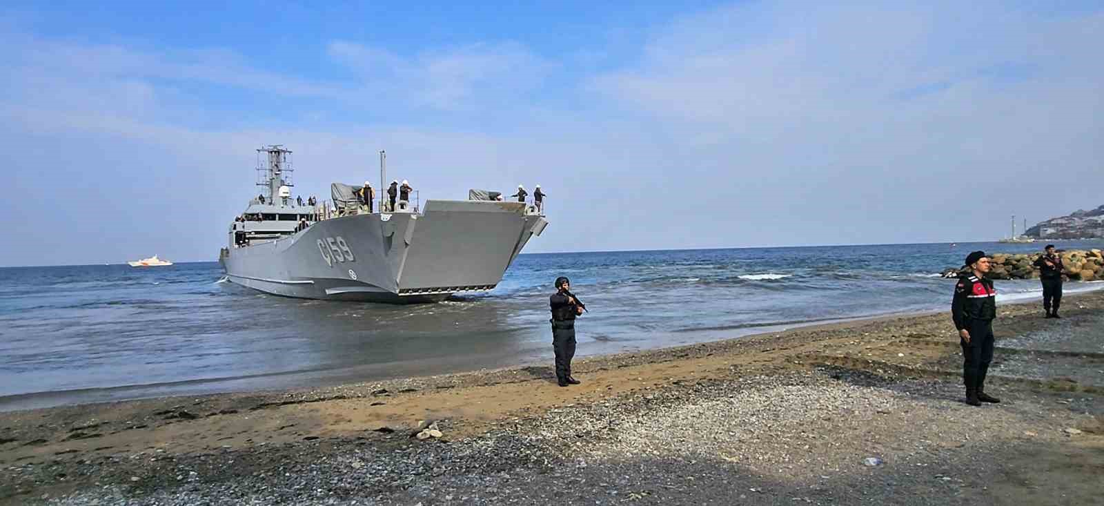 Yeni Tip Çıkarma Gemisi Ç-159 Yalova kıyısında test edildi