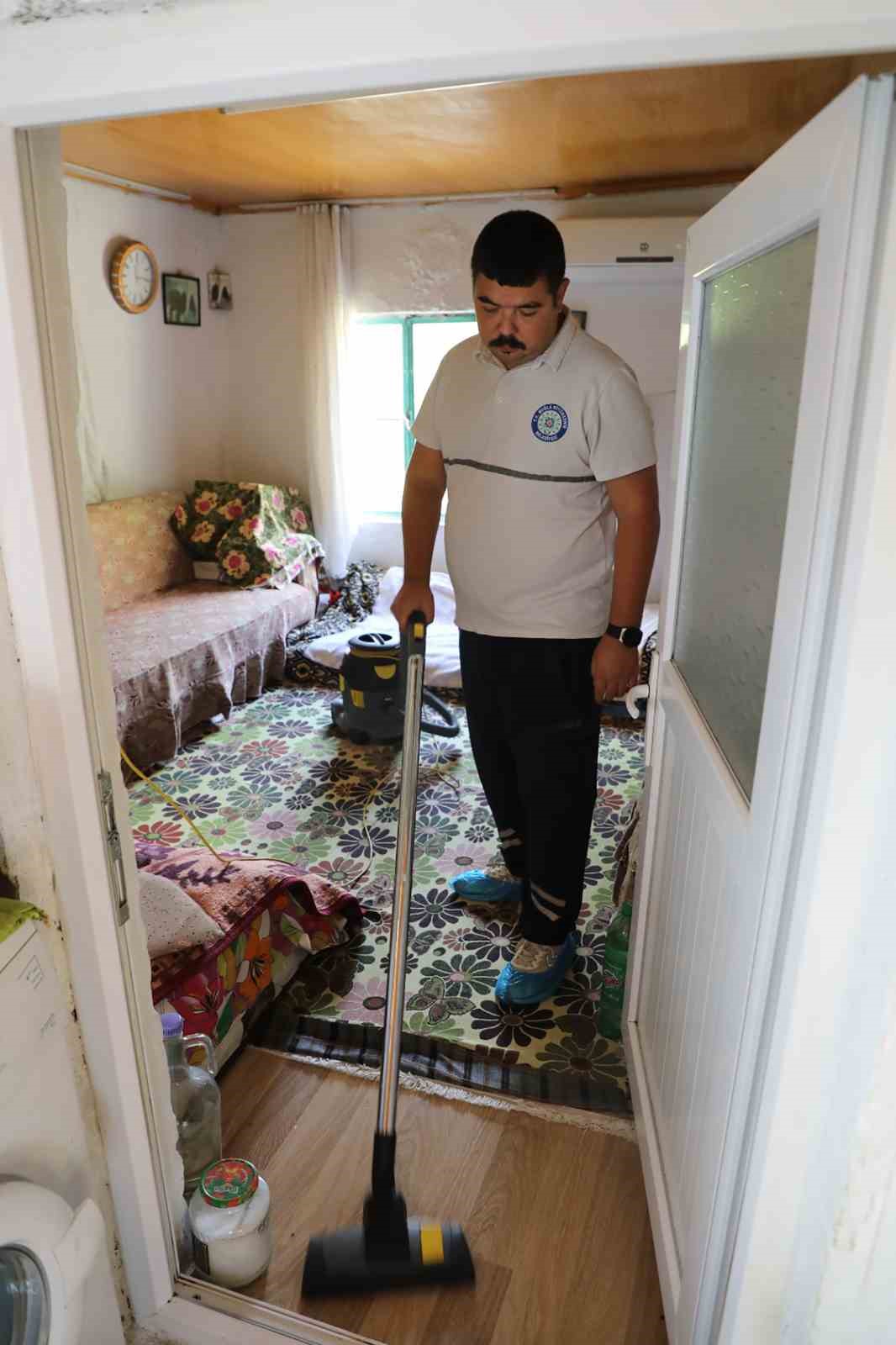 Muğla B&uuml;y&uuml;kşehir ekipleri anne-kız i&ccedil;in t&uuml;m imk&acirc;nları seferber etti
