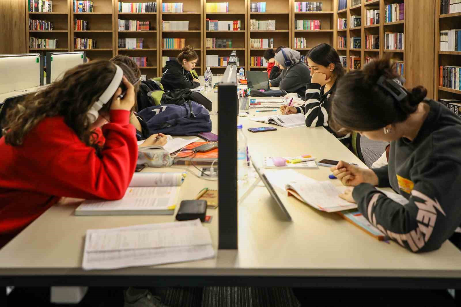 7/24 Kütüphane 1 milyonu aştı