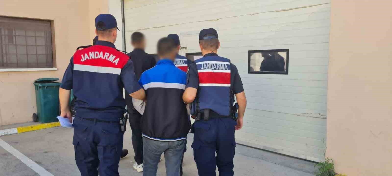 Gaziantep’te 3 düzensiz göçmen ve 3 organizatör yakalandı