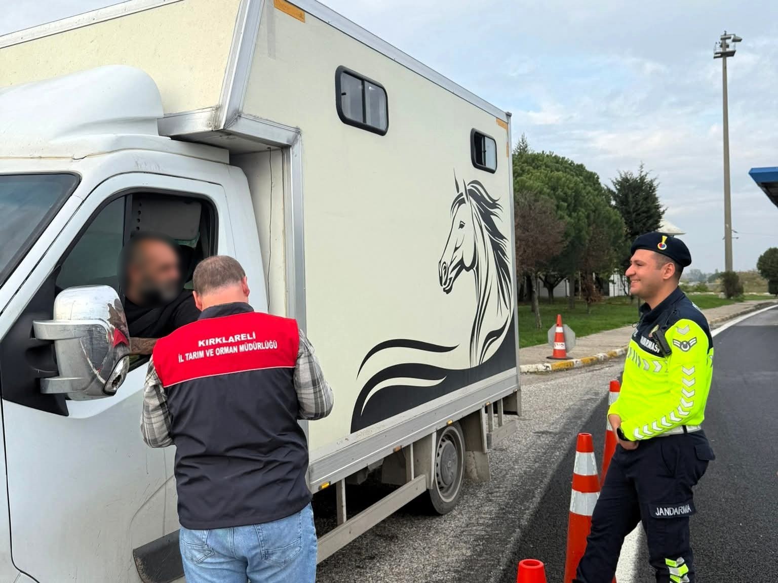 Kırklareli’nde canlı hayvan ve hayvansal ürünlerin nakillerine denetim