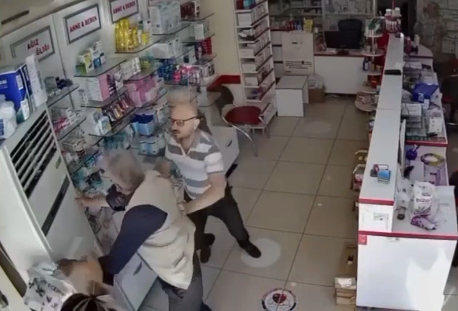 Muadil ilaç kavgasında yeni gelişme: Eczacı kalfası işten çıkarıldı