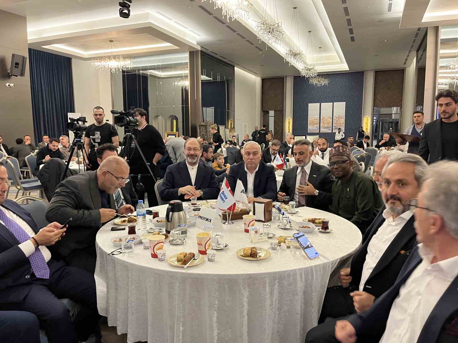 Fatih’te yapılan müzayedenin geliri Gazze’ye gidecek
