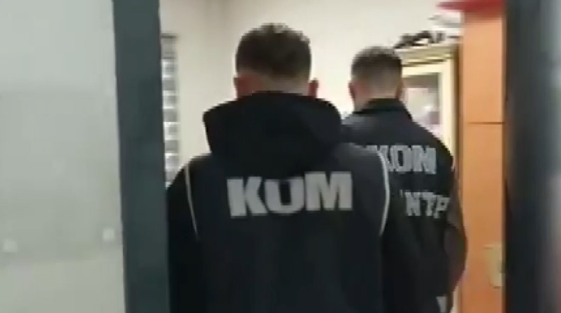 Gaziantep&rsquo;te usuls&uuml;z satış ve dağıtımı yapılan 30 bin ila&ccedil; ele ge&ccedil;irildi: 3 g&ouml;zaltı
