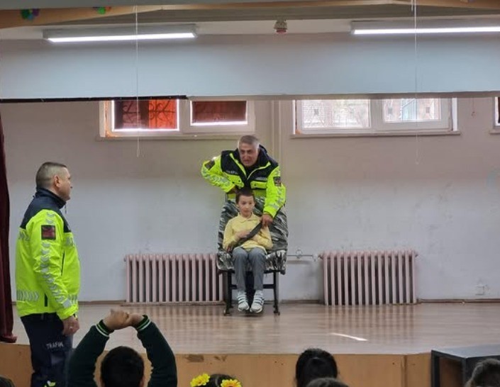 Bilecik&rsquo;te &ouml;ğrencilere trafik ve emniyet kemeri eğitimi verildi
