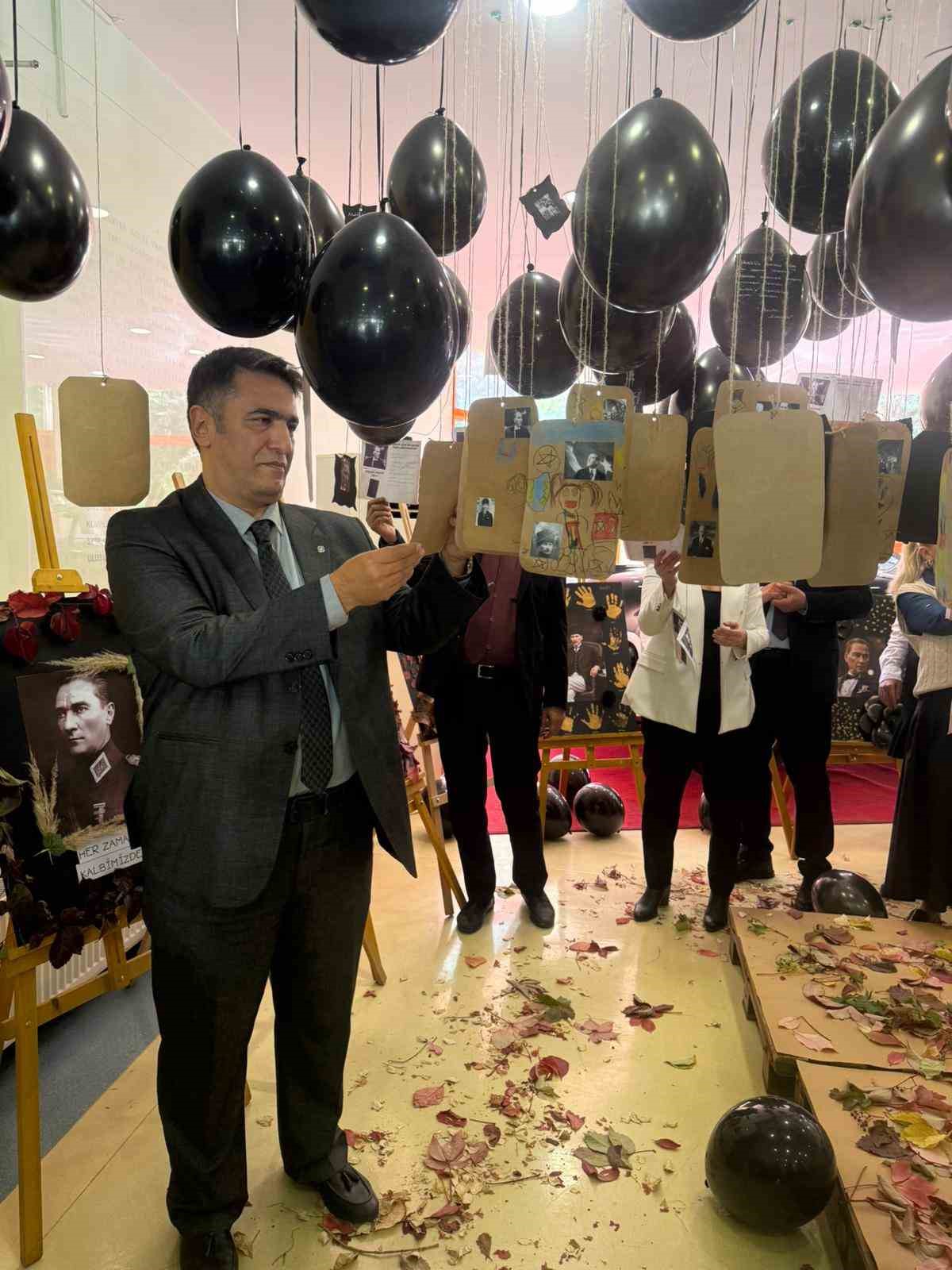 Gaziantep Kolej Vakfı Anaokulu’nda "Ata’m" sergisi büyük ilgi gördü