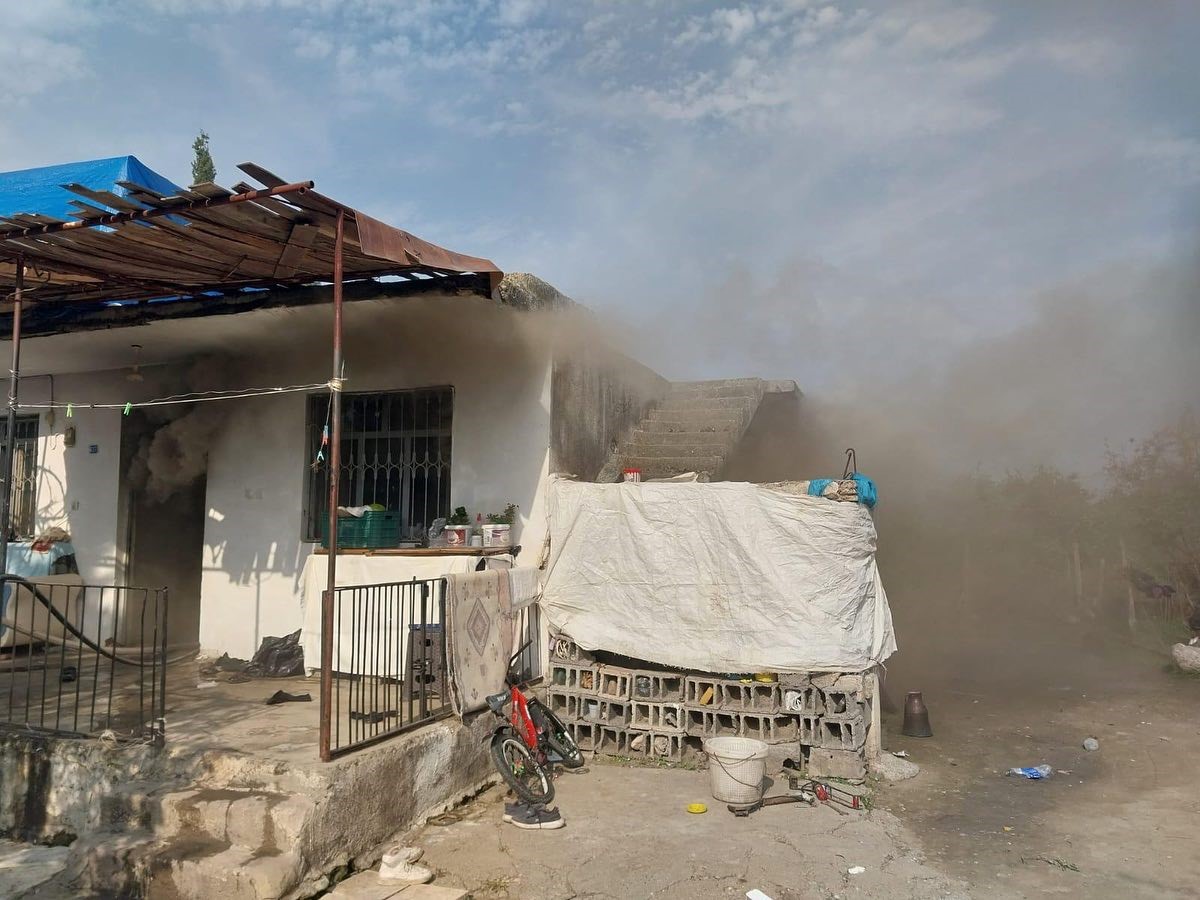 Dörtyol’da müstakil ev yandı